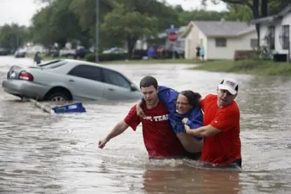 Texas’ta sel felaketi: Binlerce kişi tahliye edildi! 
